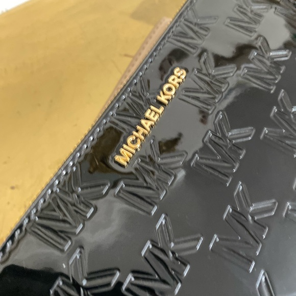 MK Double Zipper Wallet - Picture 8 of 10